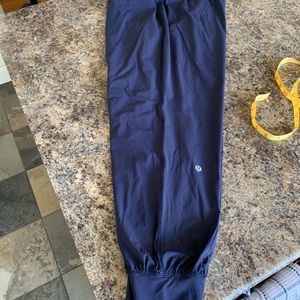 LuLu light weight jogger , size 10